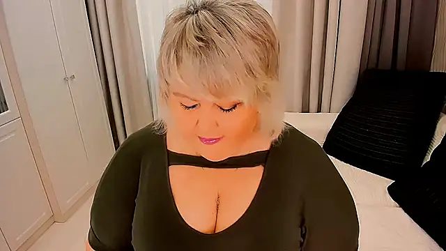 BIGTITSBBW online show from October 17, 2025, 6:28 am