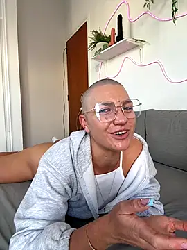 Snapshot of PaulinaSchubert1 chatting on December 1, 2025, 1:23 pm PaulinaSchubert1 online show from December 1, 2025, 1:23 pm