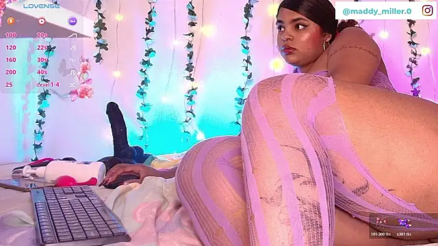 jones maddy  online show from March 22, 2026, 11:12 am