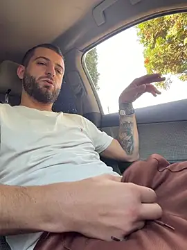 ElChapoGuzman95 online show from November 3, 2025, 7:35 am