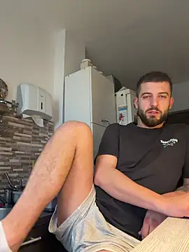 ElChapoGuzman95 online show from November 25, 2025, 6:47 am