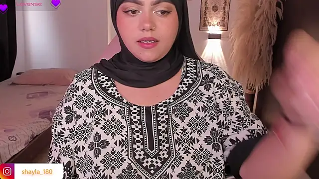 shayla 18 online show from March 28, 2026, 7:48 pm