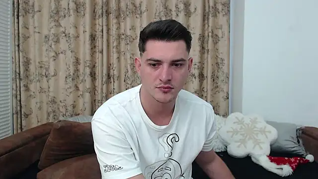 Snapshot of AndyFame chatting on December 19, 2024, 9:51 am AndyFame online show from December 19, 2024, 9:51 am