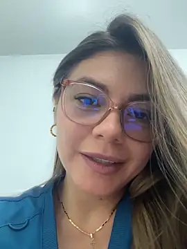 Snapshot of alicee16 chatting on March 1, 2025, 8:21 pm alicee16 online show from March 1, 2025, 8:21 pm