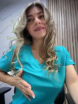 alicee16 online show from June 13, 2026, 5:44 pm
