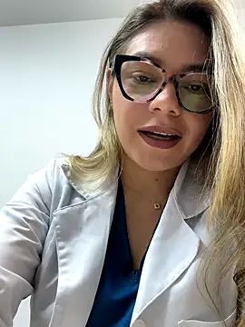 alicee16 online show from November 15, 2025, 3:38 pm