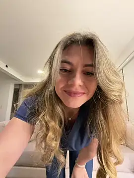 alicee16 online show from February 22, 2026, 3:20 am