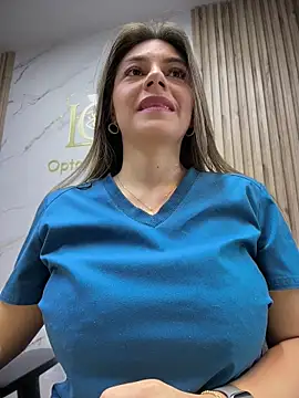 alicee16 online show from June 10, 2026, 8:10 pm