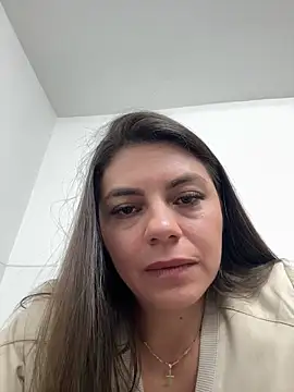Snapshot of alicee16 chatting on January 7, 2025, 7:49 pm alicee16 online show from January 7, 2025, 7:49 pm