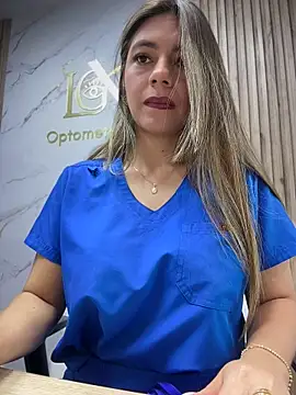 alicee16 online show from June 9, 2026, 7:04 pm