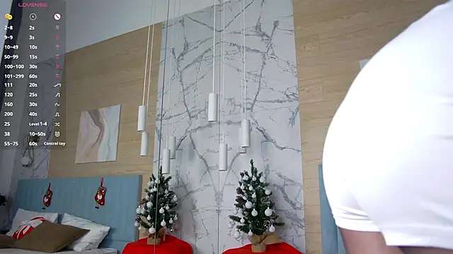 CarolReeves online show from December 14, 2025, 5:51 pm