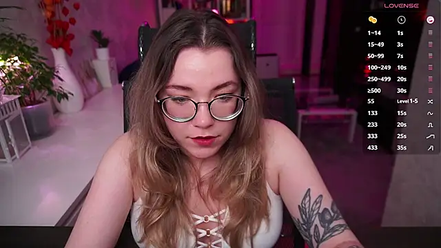 RemyCute online show from February 25, 2026, 6:41 pm