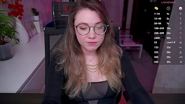 Snapshot of RemyCute chatting on May 17, 2026, 6:41 pm RemyCute online show from May 17, 2026, 6:41 pm