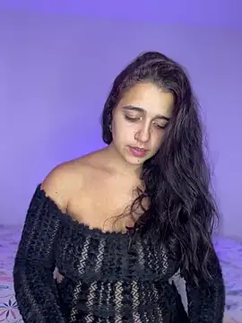 Alicia Ruiz online show from November 19, 2025, 6:08 pm