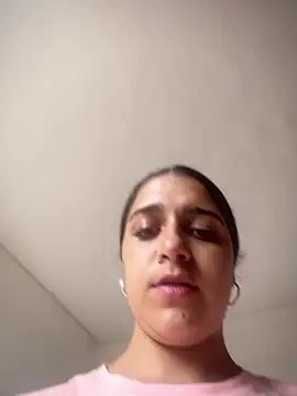 Alicia Ruiz online show from March 25, 2026, 6:07 pm