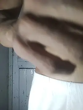 Snapshot of rounakhunk chatting on December 14, 2025, 6:02 pm rounakhunk online show from December 14, 2025, 6:02 pm