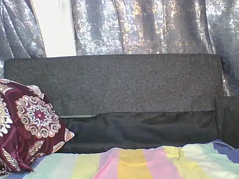 SilentQueen93 online show from November 29, 2025, 2:01 am