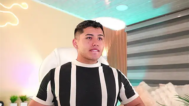 Snapshot of MatiasKorn chatting on November 21, 2025, 6:56 am MatiasKorn online show from November 21, 2025, 6:56 am