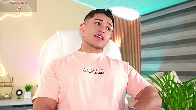 Snapshot of MatiasKorn chatting on November 11, 2025, 5:35 am MatiasKorn online show from November 11, 2025, 5:35 am