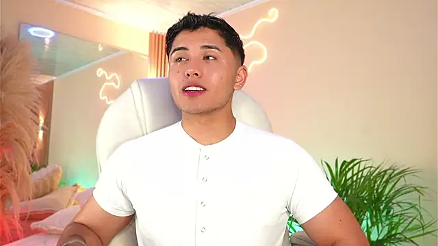 Snapshot of MatiasKorn chatting on April 7, 2026, 4:14 am MatiasKorn online show from April 7, 2026, 4:14 am