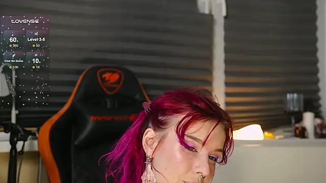 Snapshot of BlueCherryy chatting on November 8, 2025, 1:47 pm BlueCherryy online show from November 8, 2025, 1:47 pm