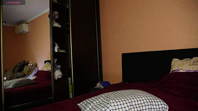 Snapshot of BlueCherryy chatting on February 1, 2026, 7:23 pm BlueCherryy online show from February 1, 2026, 7:23 pm