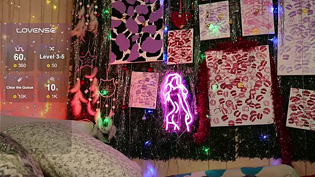 Snapshot of BlueCherryy chatting on January 7, 2026, 6:35 pm BlueCherryy online show from January 7, 2026, 6:35 pm