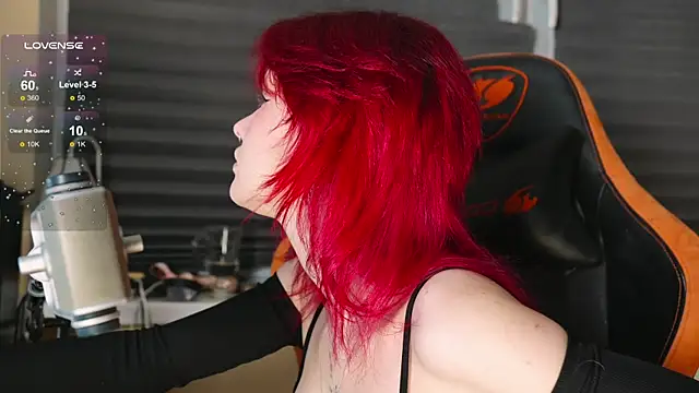 Snapshot of BlueCherryy chatting on November 11, 2025, 6:58 pm BlueCherryy online show from November 11, 2025, 6:58 pm