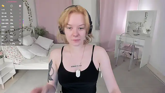 cyber whore  online show from April 15, 2026, 7:36 am