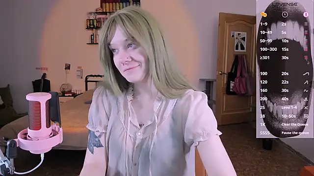 cyber whore  online show from March 19, 2026, 3:12 pm