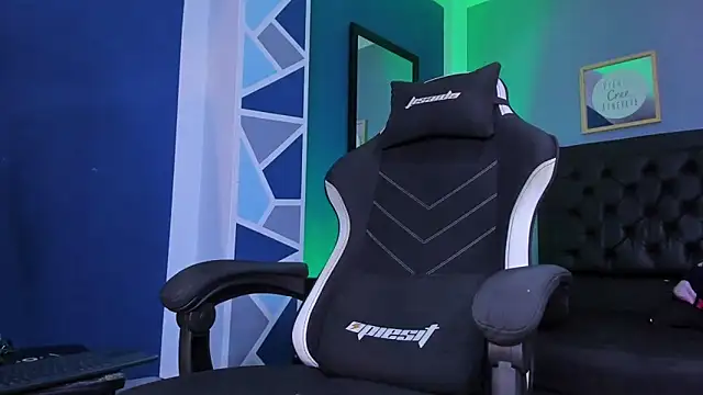 alex oficial online show from February 19, 2026, 5:37 am