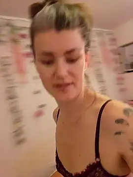 Lilmissvyx online show from March 21, 2025, 1:45 pm