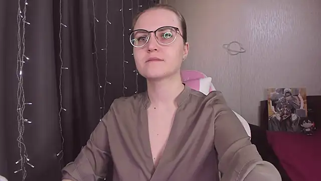 MissBrightShine online show from February 5, 2026, 12:01 pm