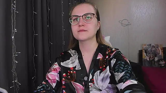 MissBrightShine online show from February 18, 2026, 12:23 pm