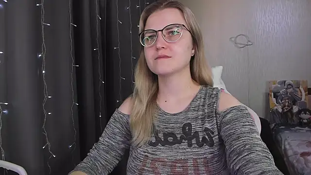 MissBrightShine online show from March 20, 2026, 1:23 pm