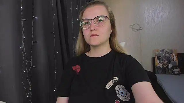 MissBrightShine online show from July 24, 2026, 12:56 pm