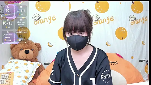 alonelove   online show from October 15, 2025, 2:21 am