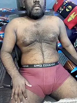 Snapshot of Rayansmith_ chatting on December 22, 2025, 11:43 am Rayansmith online show from December 22, 2025, 11:43 am