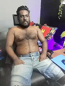 Snapshot of Rayansmith_ chatting on November 9, 2025, 11:42 pm Rayansmith online show from November 9, 2025, 11:42 pm