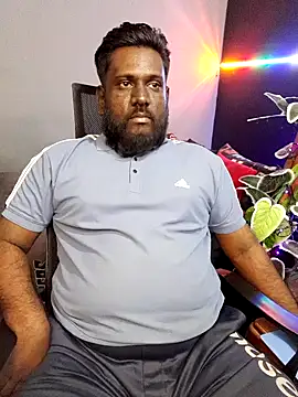 Snapshot of Rayansmith_ chatting on January 7, 2026, 1:49 pm Rayansmith online show from January 7, 2026, 1:49 pm