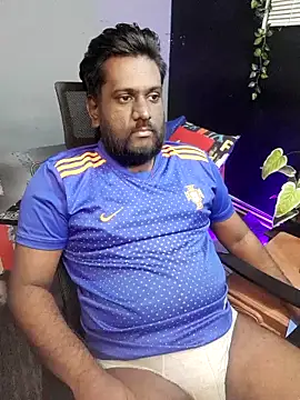 Snapshot of Rayansmith_ chatting on October 16, 2025, 9:23 pm Rayansmith online show from October 16, 2025, 9:23 pm