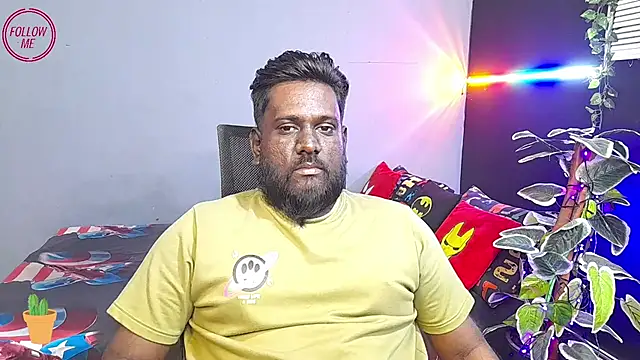 Snapshot of Rayansmith_ chatting on January 7, 2026, 1:43 am Rayansmith online show from January 7, 2026, 1:43 am