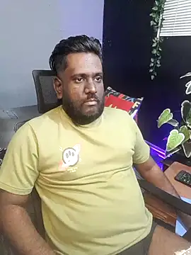 Snapshot of Rayansmith_ chatting on October 21, 2025, 10:20 pm Rayansmith online show from October 21, 2025, 10:20 pm