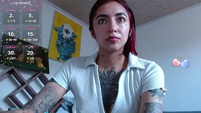 ZoeBakers  online show from November 11, 2025, 3:18 pm