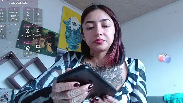 Snapshot of ZoeBakers_ chatting on February 13, 2026, 5:24 pm ZoeBakers online show from February 13, 2026, 5:24 pm