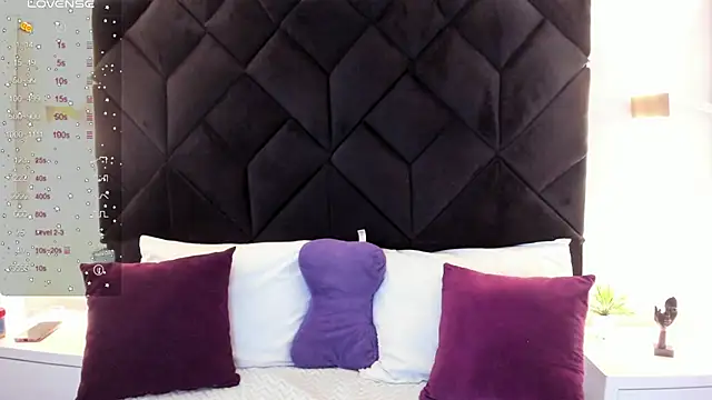 letiziia sky1 online show from November 3, 2025, 8:12 pm