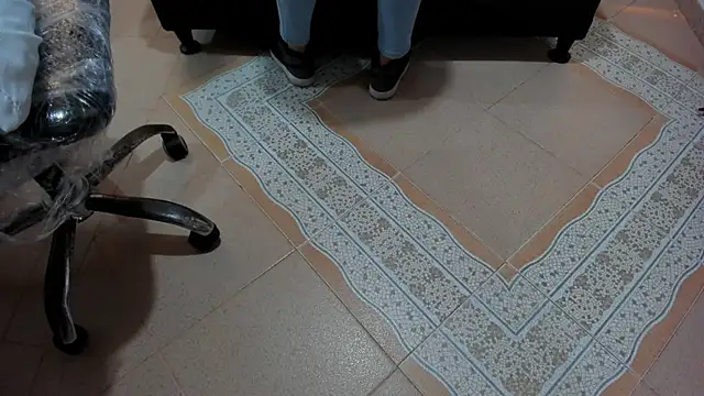 letiziia sky1 online show from November 8, 2025, 8:23 pm