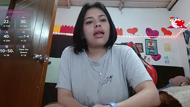 Saray extrovert  online show from December 3, 2025, 9:42 am