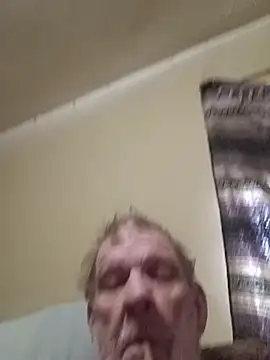 Snapshot of cmagic9 chatting on November 6, 2025, 4:33 pm cmagic9 online show from November 6, 2025, 4:33 pm