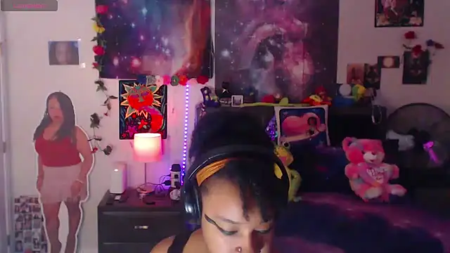 Snapshot of temptressbeauty24 chatting on February 26, 2026, 2:00 am temptressbeauty24 online show from February 26, 2026, 2:00 am